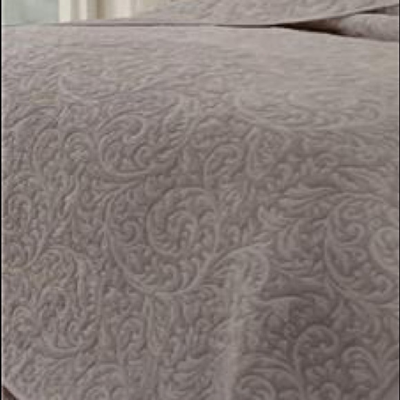 Tahari Home Bedding Tahari Home Skyler Queen Reversible Coverlet
